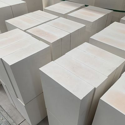 0.1-0.8 Περιεκτικότητα σε MgO AZS λιωμένο χυτοσυσταμένο μπλοκ για την απόδοση γυάλινου κλιβάνου